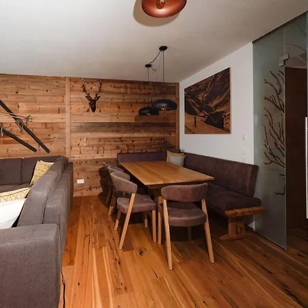 Kitzb Heler Alpenlodge A6 With Private Panoramic Sauna Apartmán *